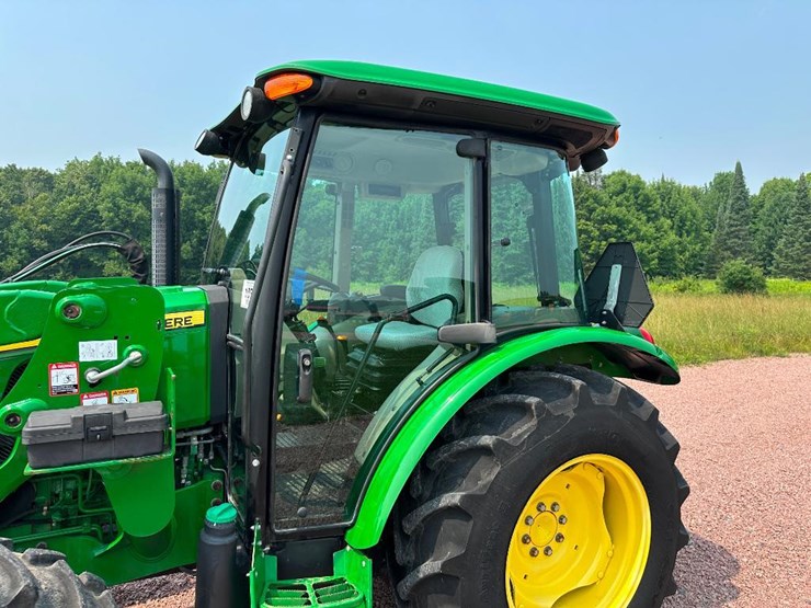 2020-john-deere-5075e-image-13