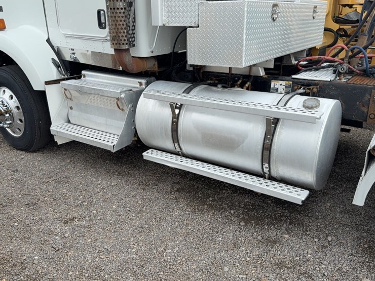 2008-kenworth-t800-image-12