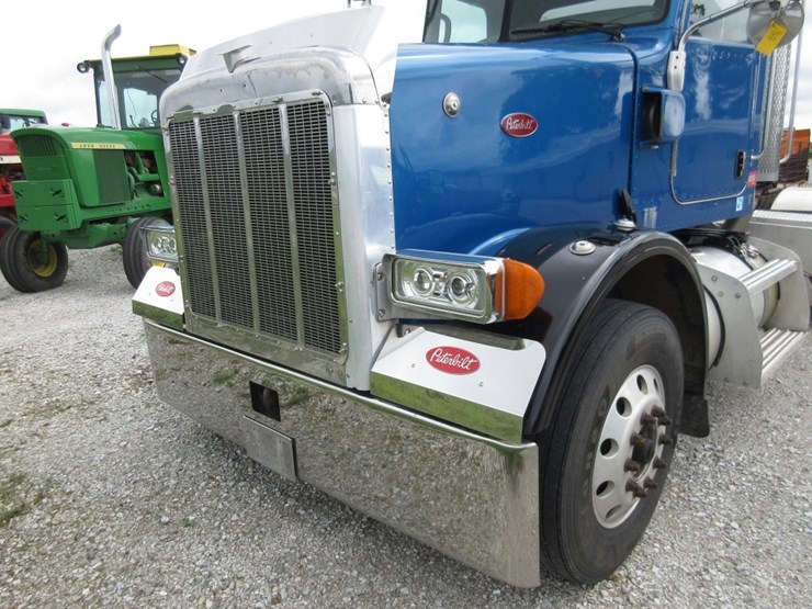 2007-peterbilt-378-image-2