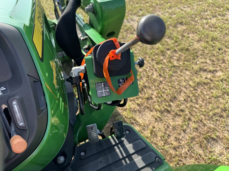 john-deere-3025e-image-14