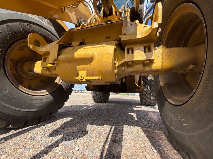 2012-caterpillar-930-image-12