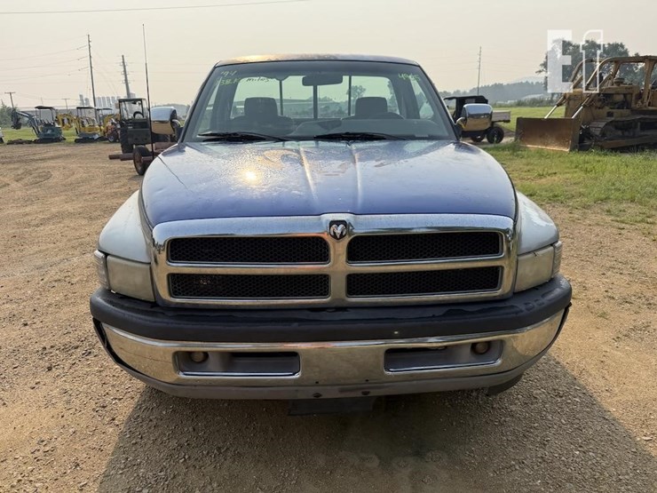 1994-dodge-1500-image-2