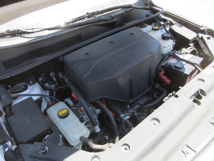 2014-toyota-rav4-image-5