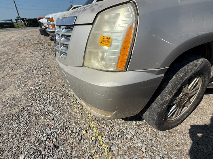 2007-cadillac-escalade-image-31