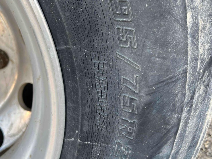 2009-ford-f750-image-26