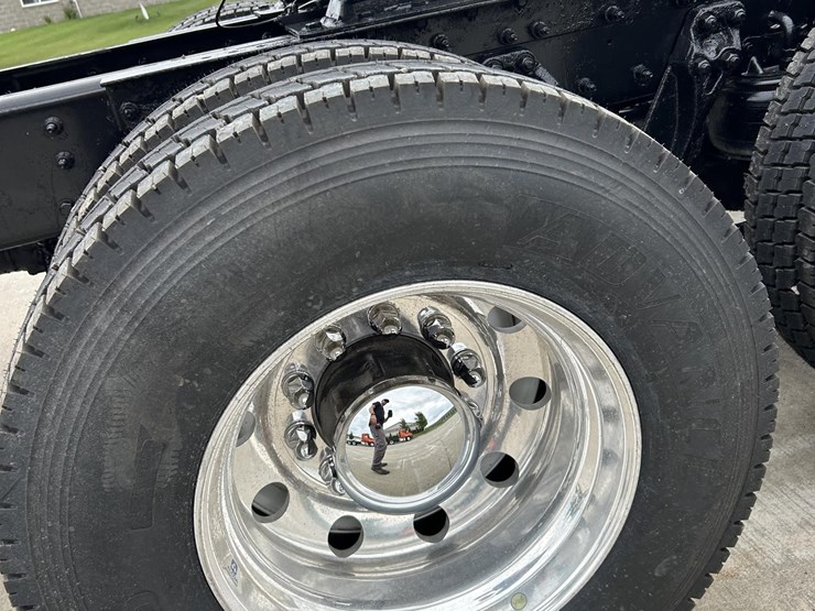 2019-kenworth-t800-image-23
