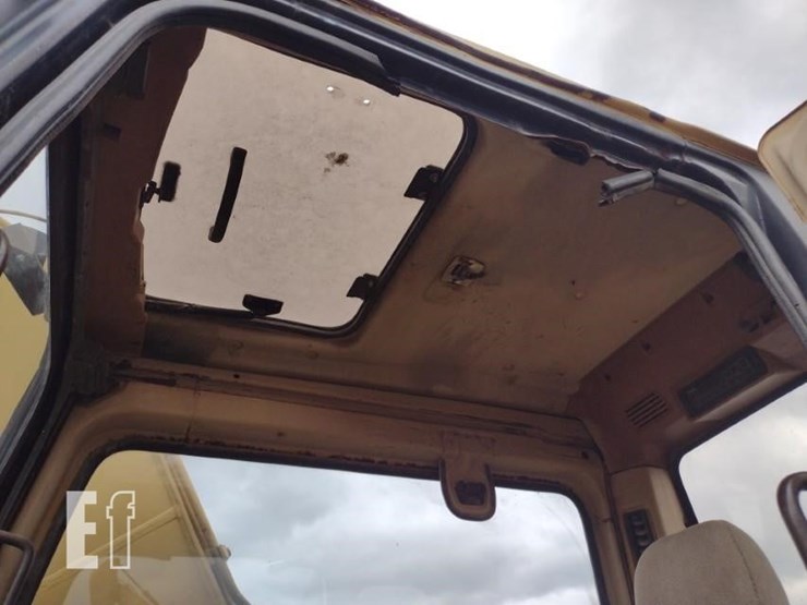 caterpillar-312-image-16