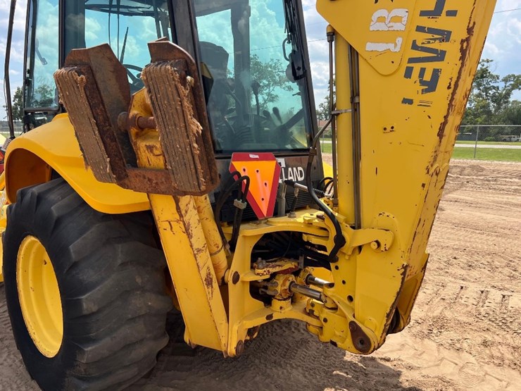 new-holland-lb75b-image-29