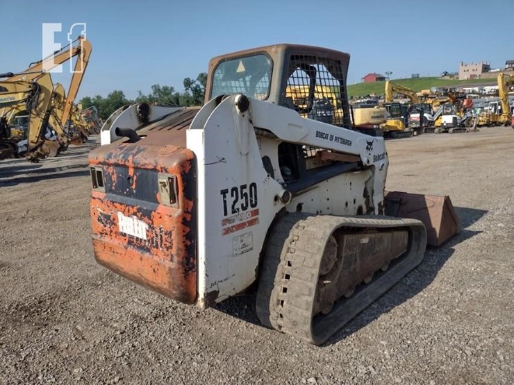 bobcat-t250-image-37