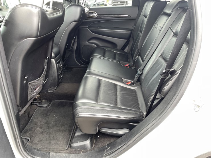 2011-jeep-grand-cherokee-laredo-image-25