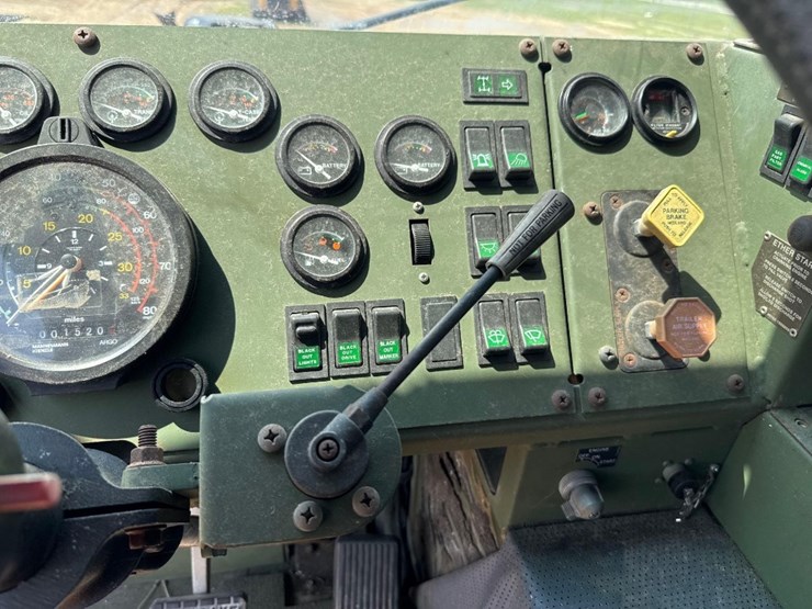 2000-oshkosh-m1070-image-28