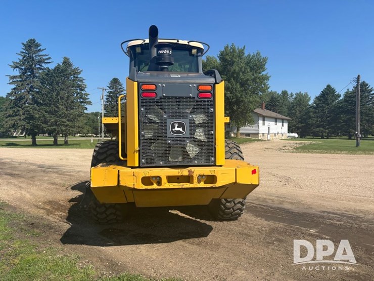 2015-deere-624k-image-9