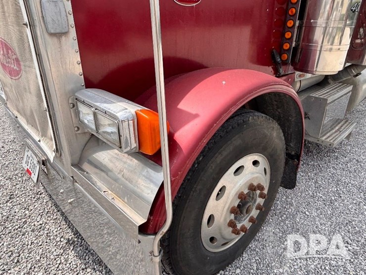 2000-peterbilt-379-image-22