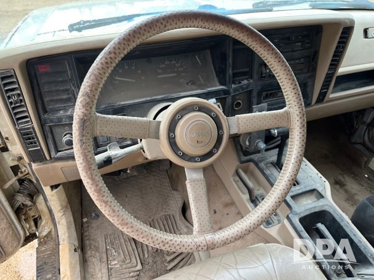1990-jeep-cherokee-limited-image-46