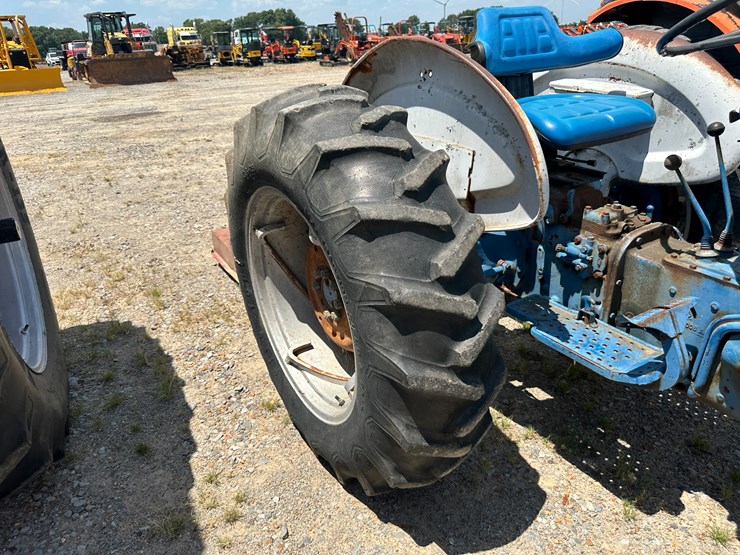 ford-3000-image-10