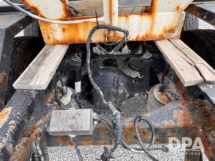2000-peterbilt-379-image-44