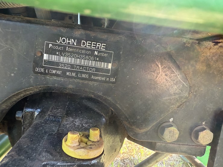 john-deere-3520-image-11