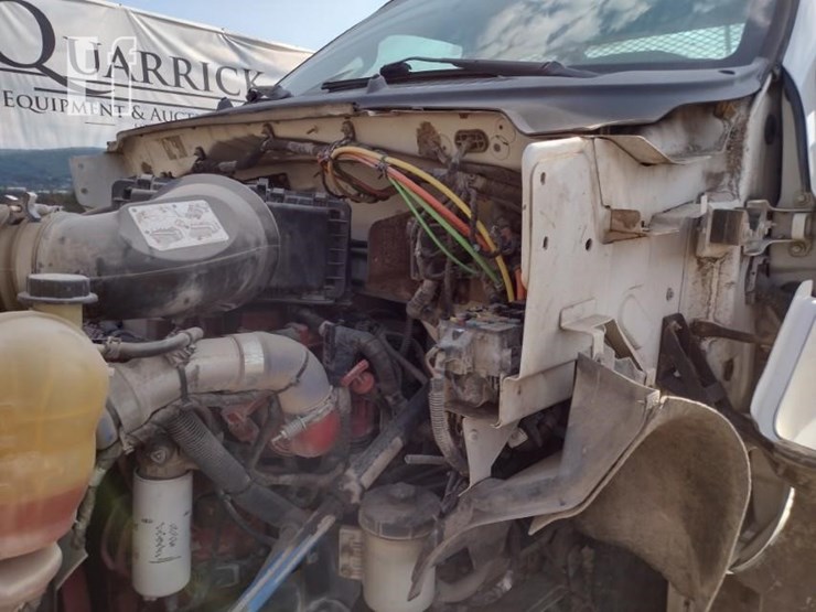 2013-ford-f650-xlt-image-13