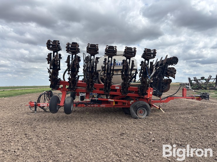 2014-kuhn-gladiator-1200-16r30-strip-till-machine-image-8