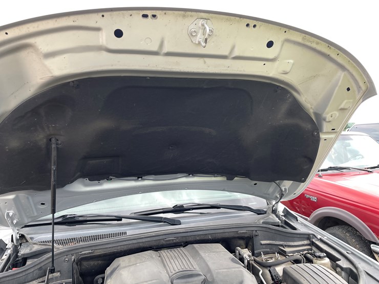 2011-jeep-grand-cherokee-laredo-image-35