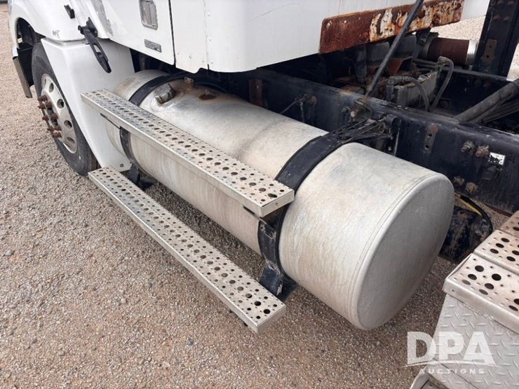 2006-freightliner-columbia-truck-(gp11008,-unit-414)-image-31