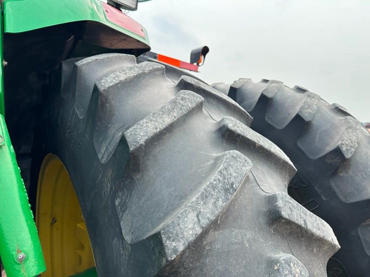 john-deere-8210-image-9