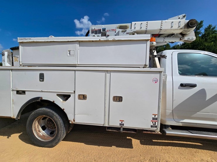 2014-dodge-ram-5500-image-13