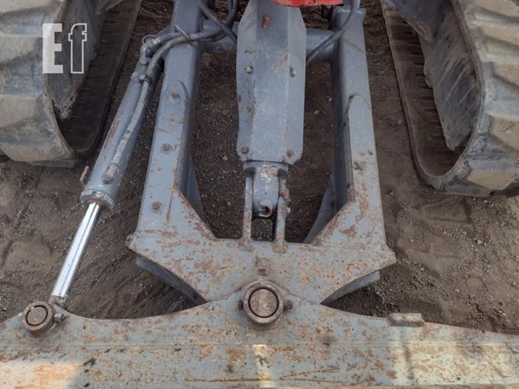 2018-takeuchi-tb260-image-23