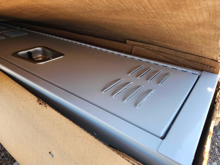 locker-facings-image-1