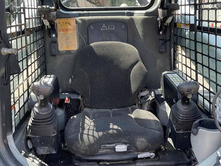 2022-bobcat-t770-image-15