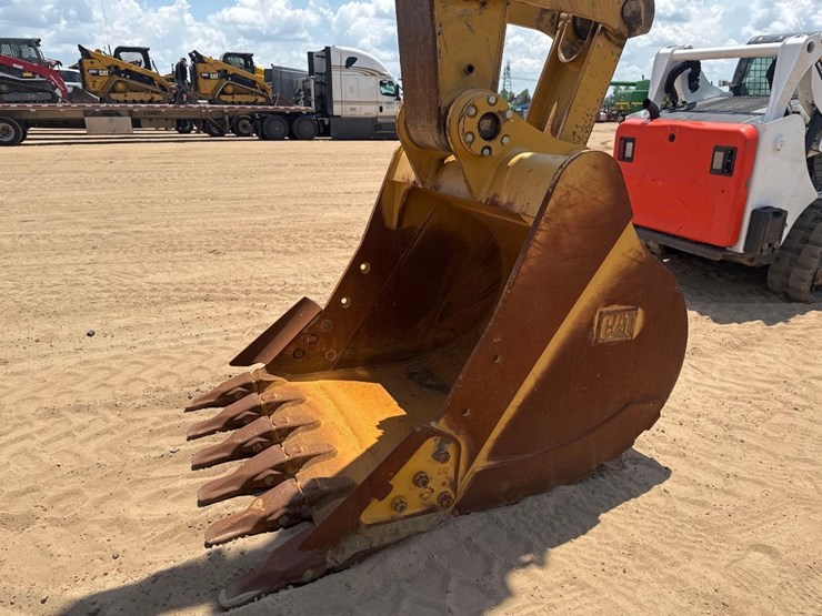 2019-caterpillar-326fl-image-26