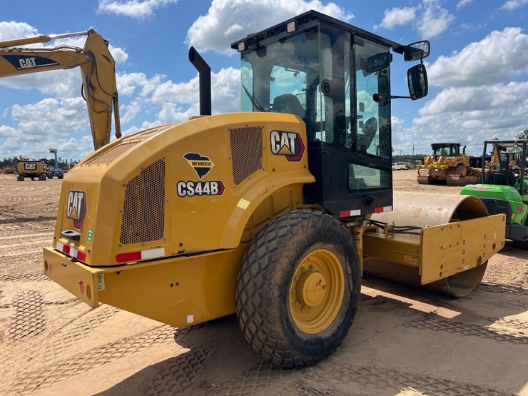 2022-caterpillar-cs44b-image-4