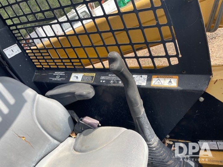 2005-john-deere-317-image-40