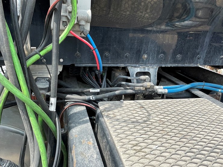 2012-kenworth-t800-image-41