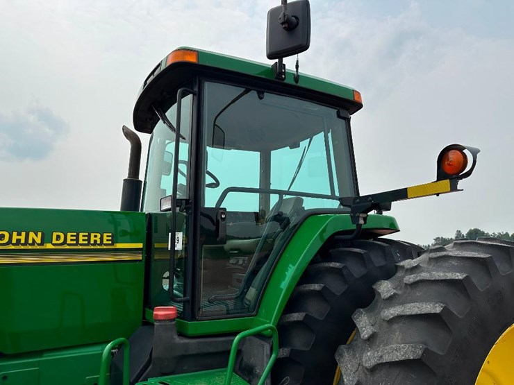john-deere-8210-image-17