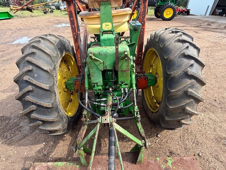 john-deere-3020-image-8