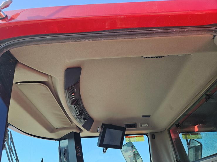 2009-case-ih-6088-image-6