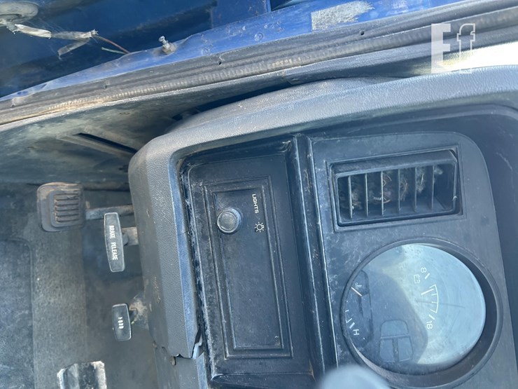 1991-dodge-power-wagon-image-18
