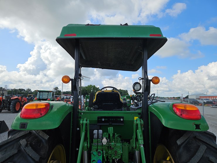 2017-john-deere-6120m-image-16