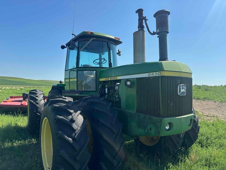 john-deere-8430-image-4