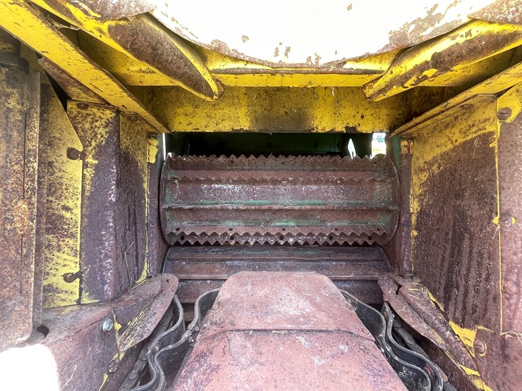 john-deere-3960-image-10