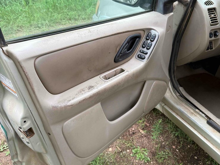 2003-ford-escape-image-28
