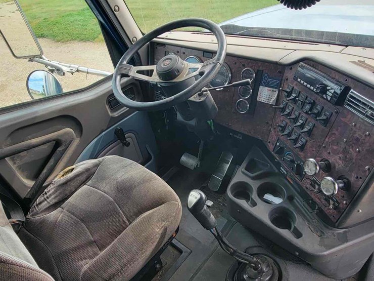 2002-international-9900-image-32