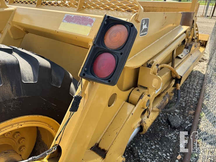 2000-deere-1812c-image-5