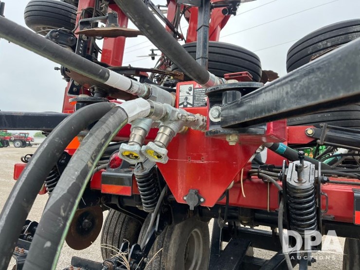 2016-caseih-940-nh3-tool-bar-(jn2532,-unit-561)-image-38