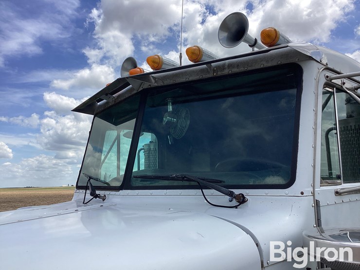 1989-peterbilt-379-image-14