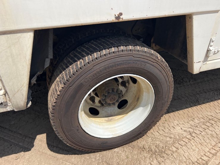 2018-hino-258-image-11
