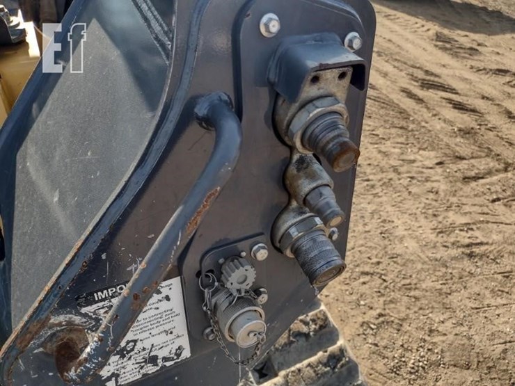 2021-deere-331g-image-15