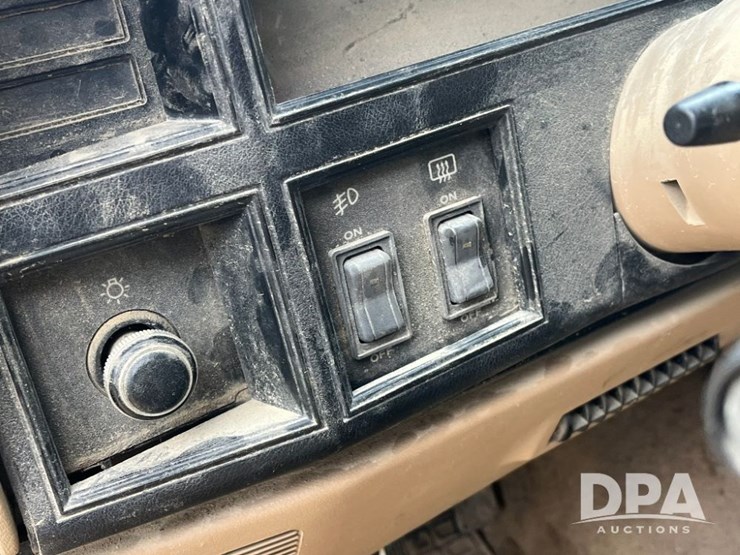 1990-jeep-cherokee-limited-image-47