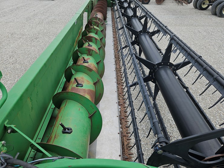 2005-john-deere-635f-image-11